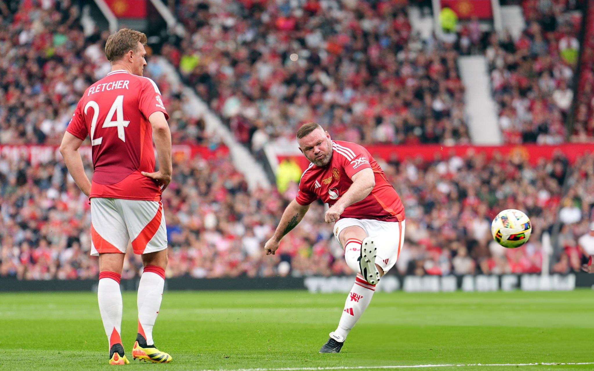 Rooney lap sieu pham anh 2