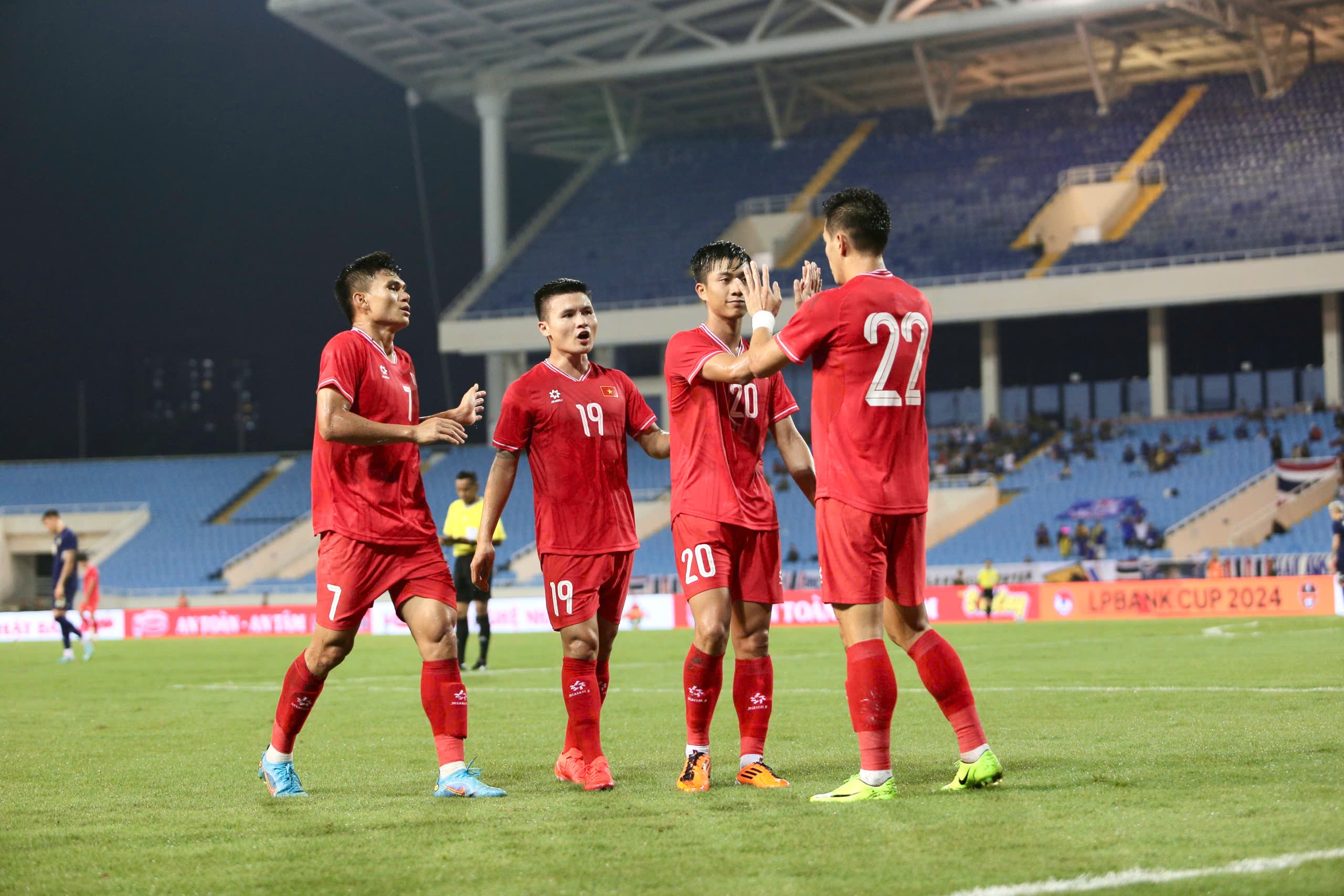 Viet Nam vs Thai Lan anh 4