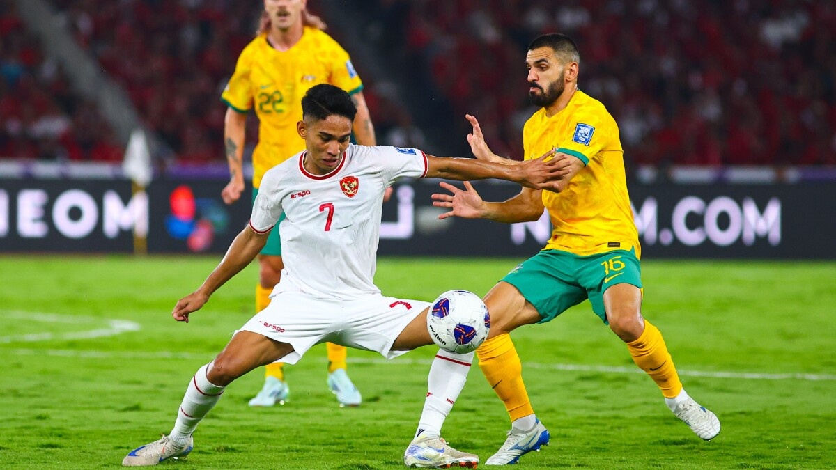 Bong da Indonesia khien ca chau A phai bat ngo hinh anh