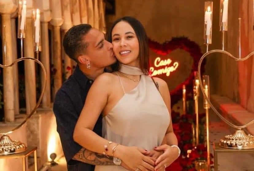 Antony cau hon ban gai cu hinh anh