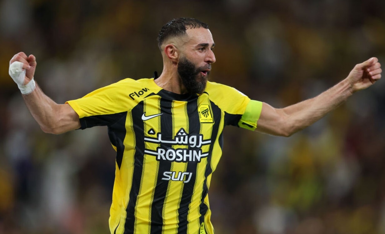 Benzema lap hat-trick trong tran thang 7-1 hinh anh