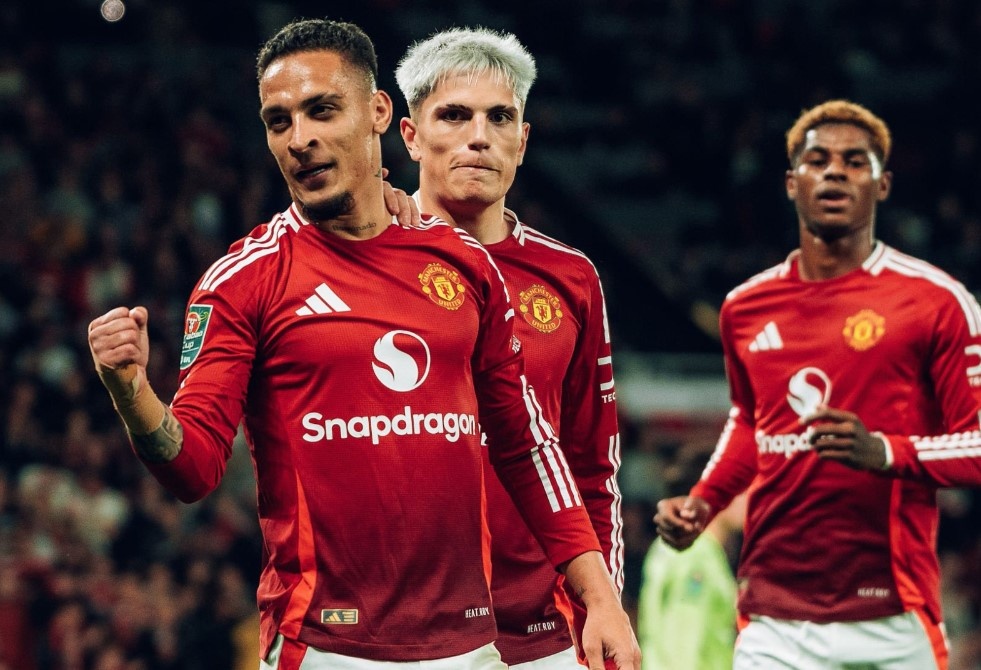 Antony ghi ban trong tran thang 7-0 cua MU hinh anh