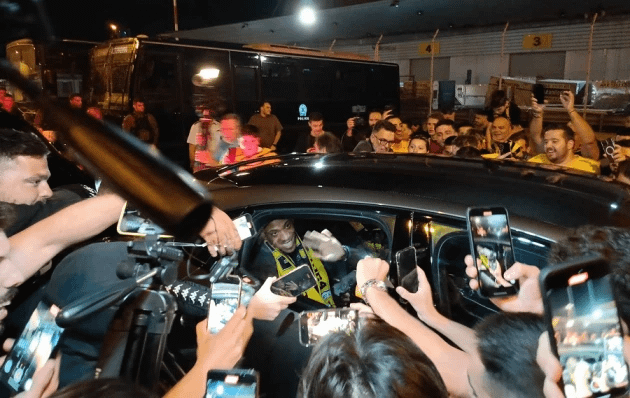 Martial gay sot tai Hy Lap hinh anh