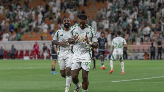 Ivan Toney toa sang tai Saudi Arabia hinh anh