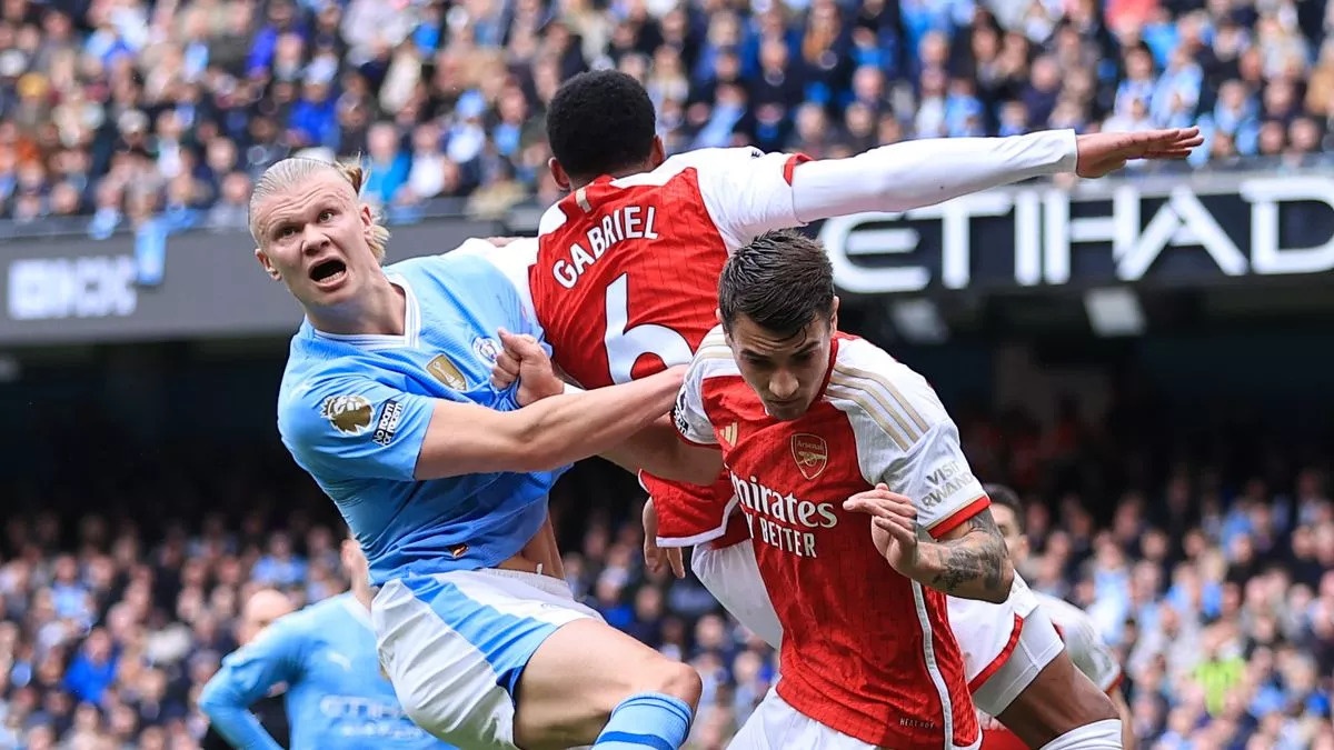 Haaland qua hay, nhung Arsenal cung dang gom hinh anh