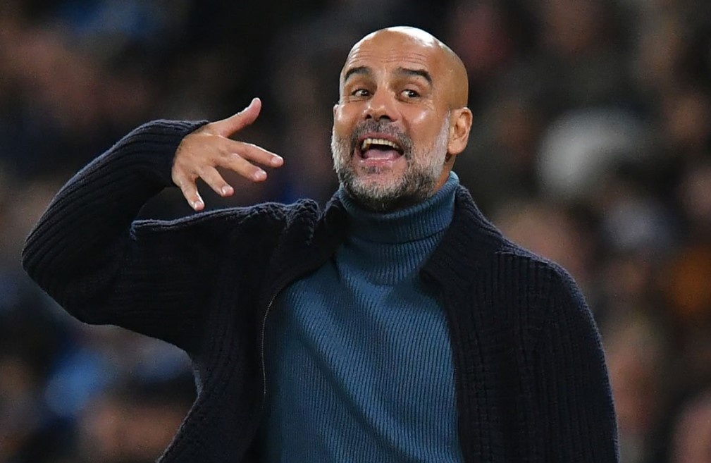Pep Guardiola 'buong' Carabao Cup hinh anh