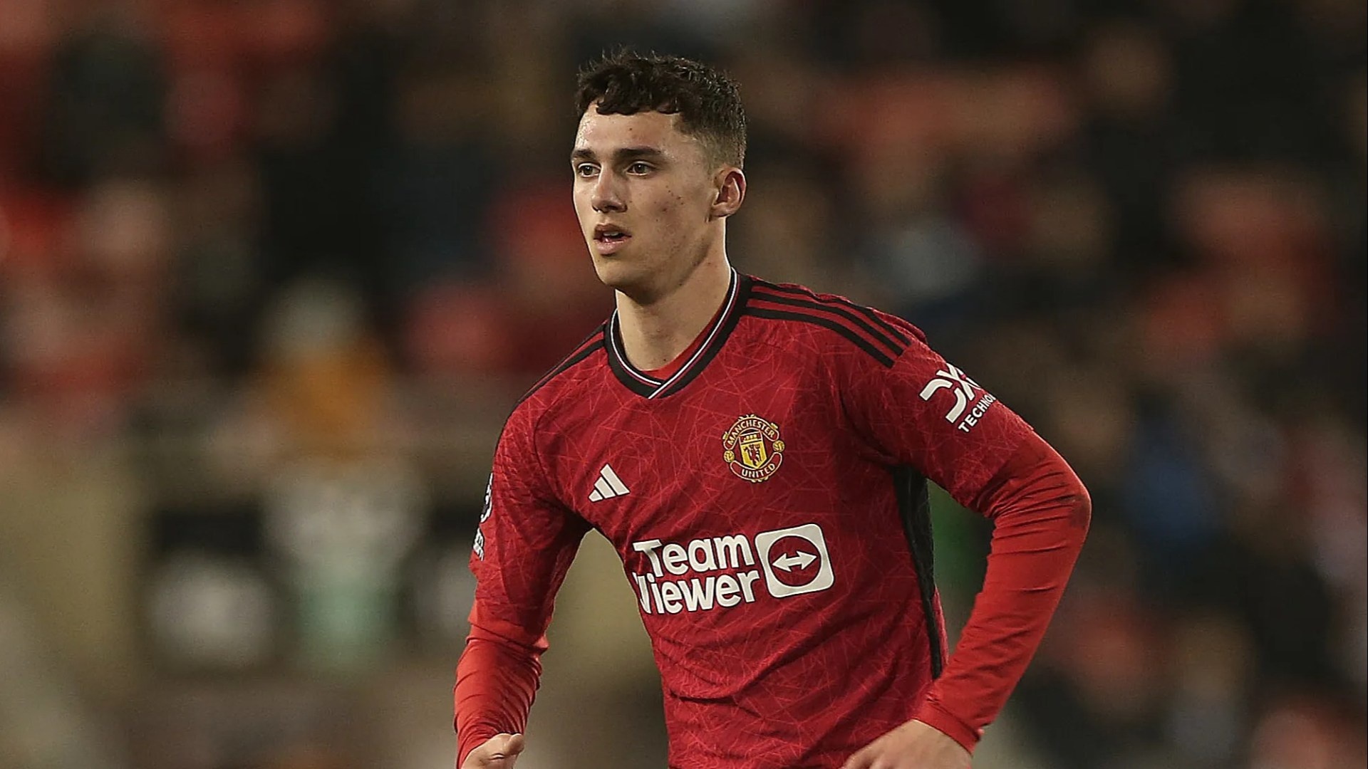 Doi tre MU gay sot khi thang 9-0 hinh anh