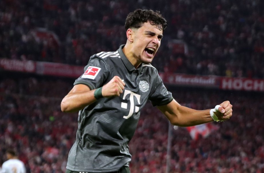 Hai sieu pham dinh doat dai chien Bayern - Leverkusen hinh anh