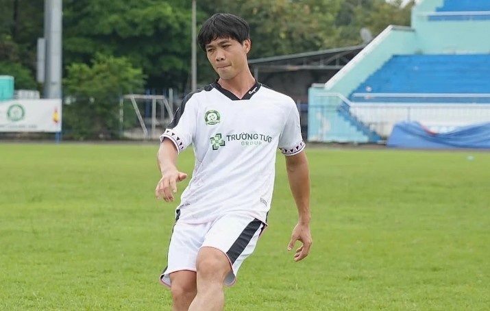 Ly do Cong Phuong chon ao so 70 hinh anh