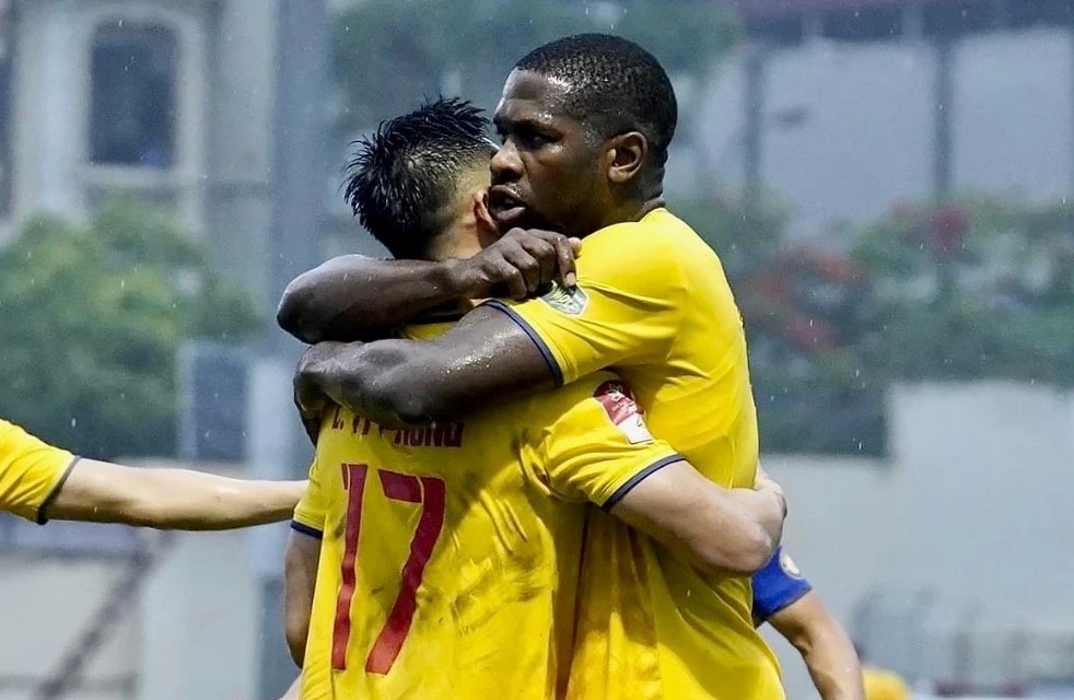 CLB Thanh Hoa ap sat ngoi dau sau man nguoc dong truoc Hai Phong hinh anh