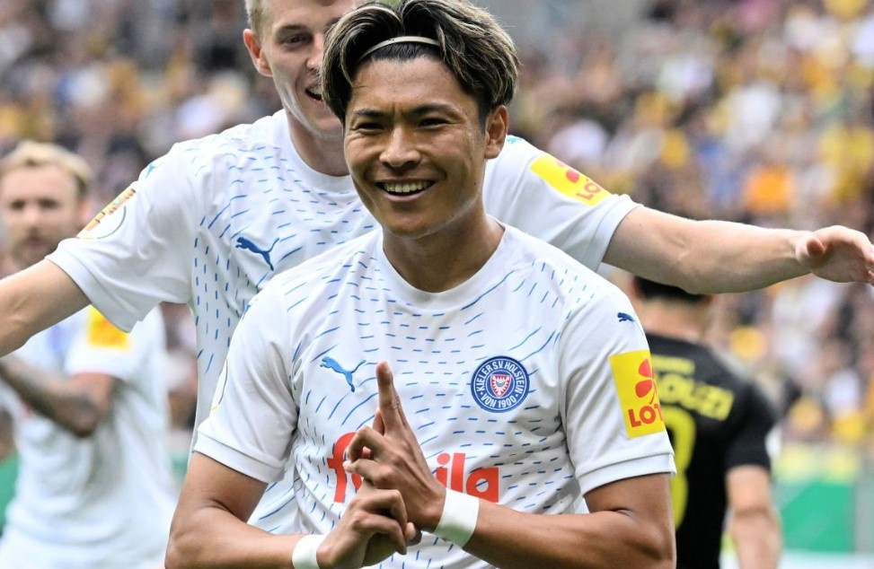 Shuto Machino, chang 'ninja' lam ngo ngang Bundesliga hinh anh