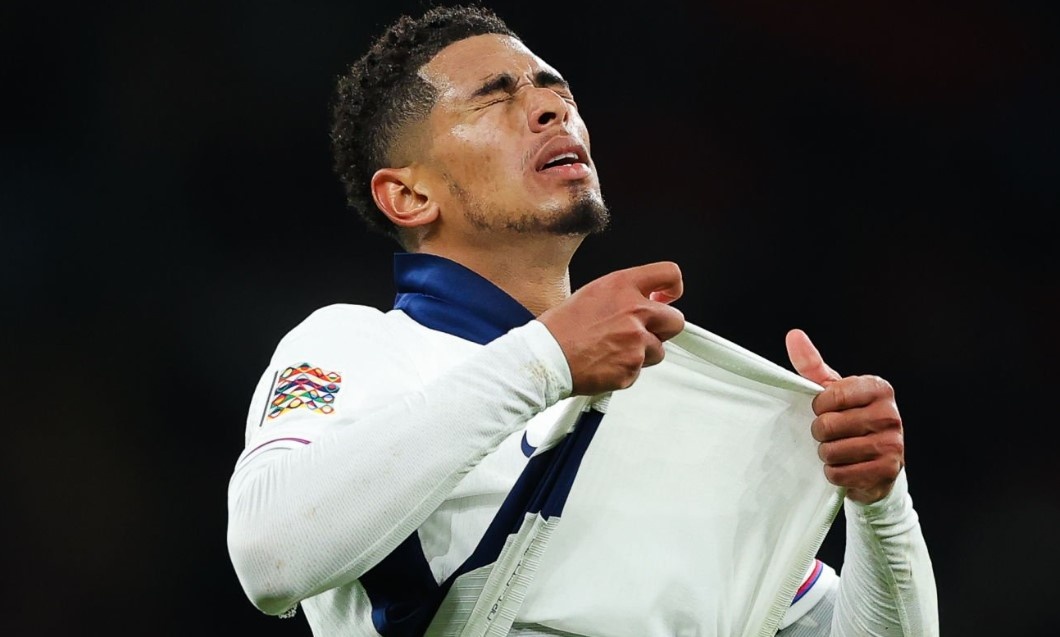 Tuyen Anh thua be mat tren san nha hinh anh