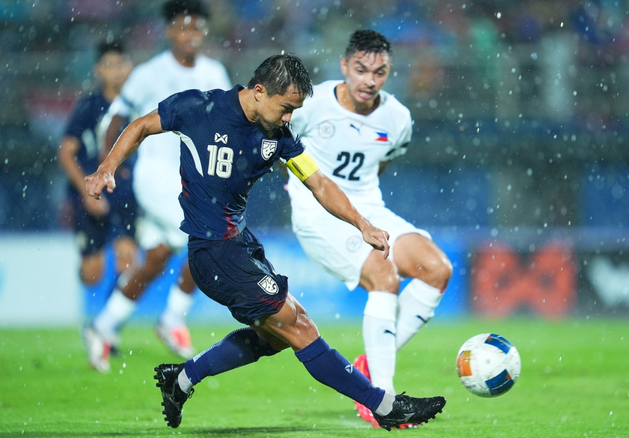 Highlights Thai Lan 3-1 Philippines: Chanathip toa sang hinh anh