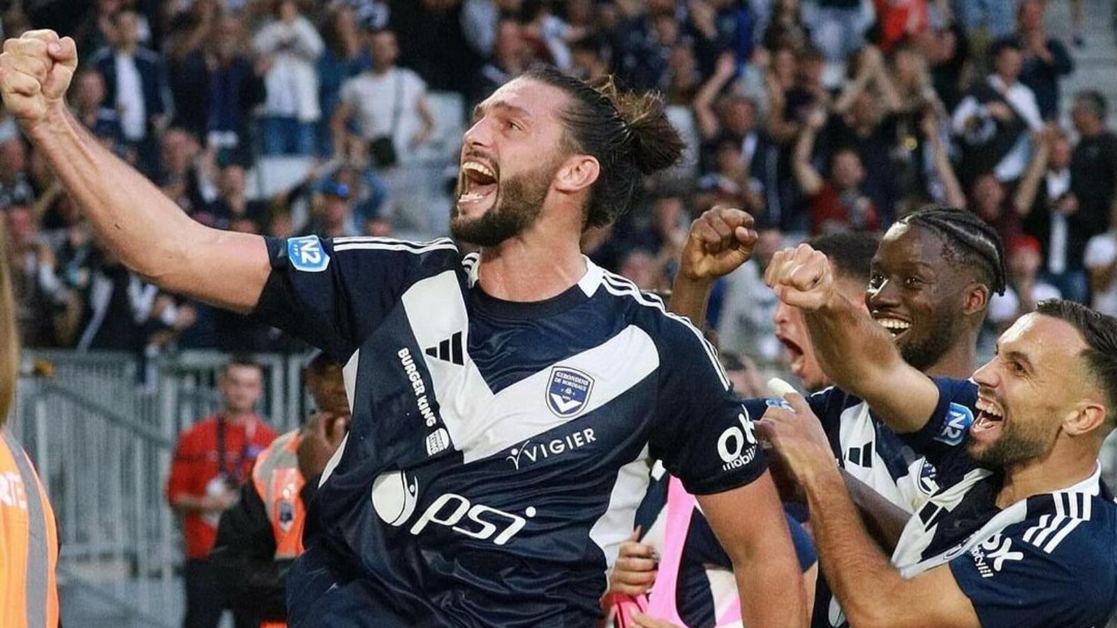 Carroll bo them tien de thi dau cho Bordeaux hinh anh