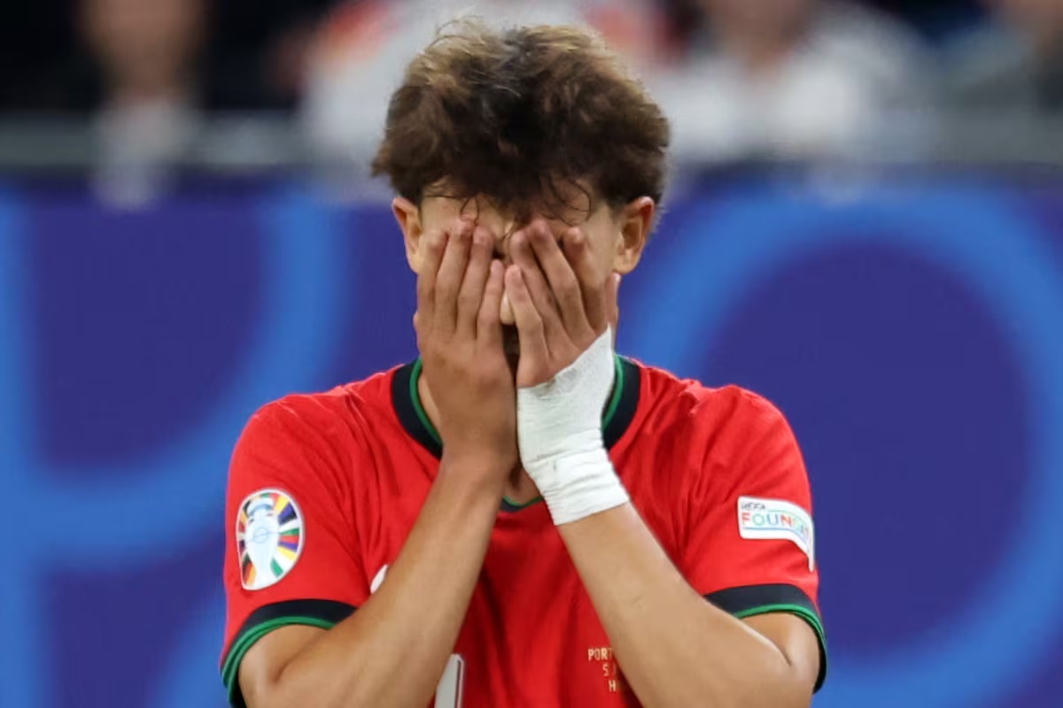 Joao Felix bi bo roi hinh anh