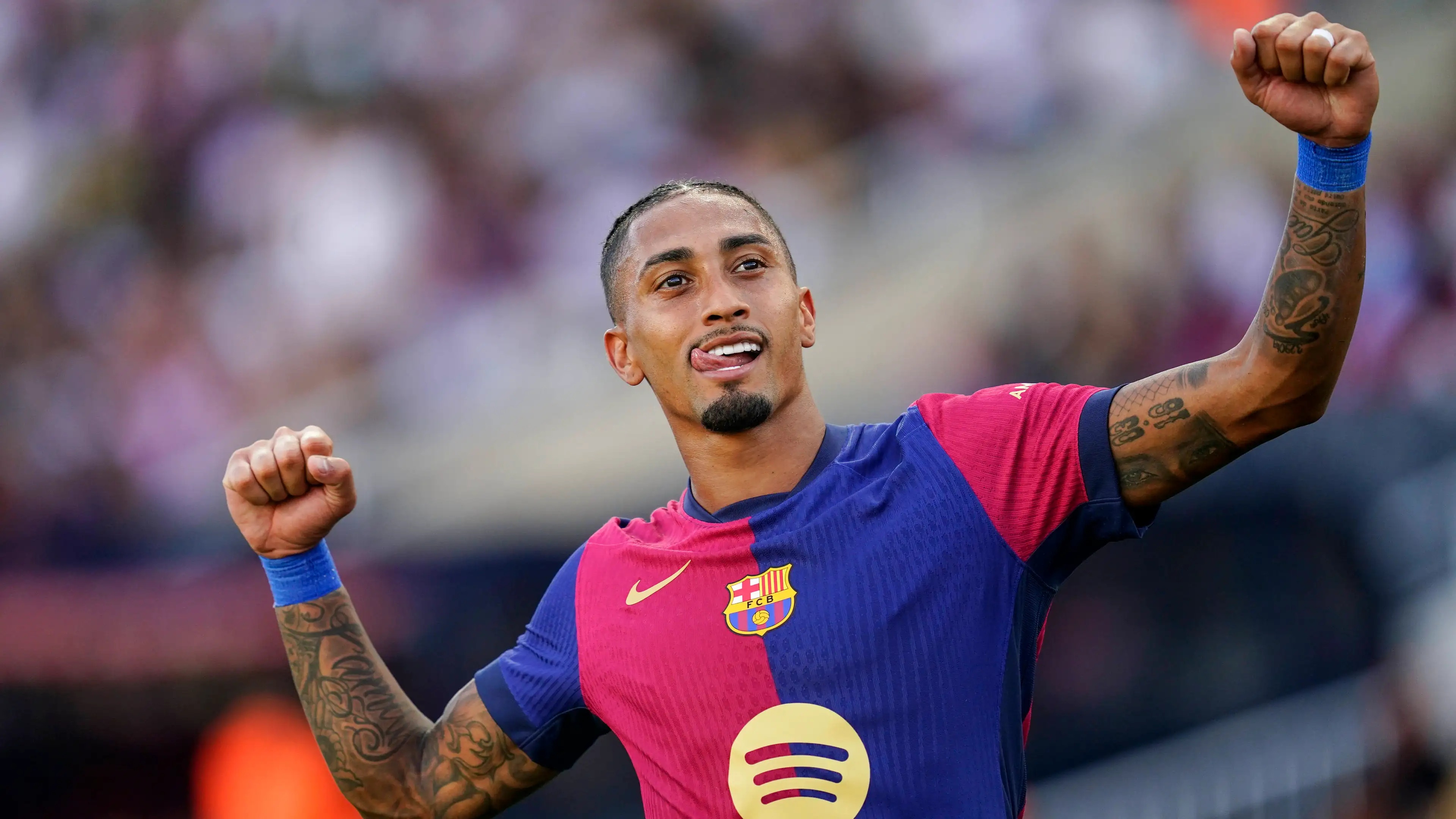 Raphinha bung no hinh anh