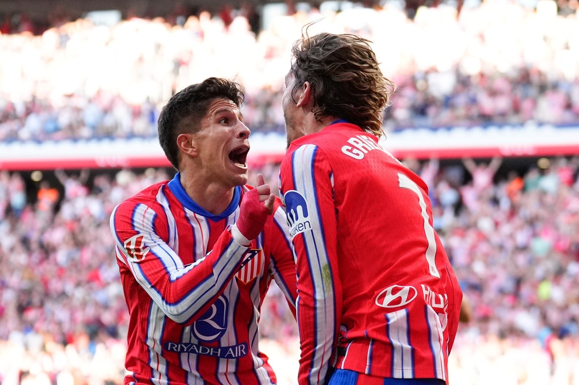 Con trai Diego Simeone khoc khi giai cuu Atletico hinh anh