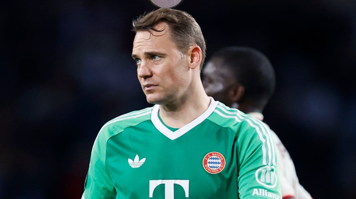 Neuer tut doc phong do hinh anh