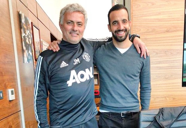 Manchester United co HLV moi hinh anh