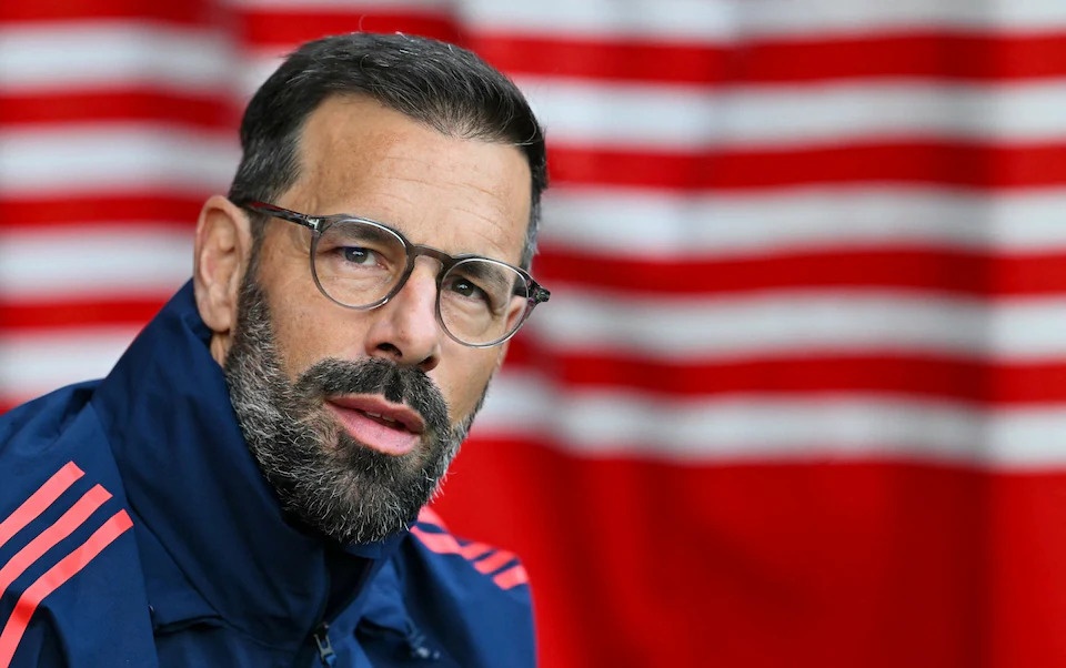 Manchester United khong pham sai lam voi Van Nistelrooy hinh anh