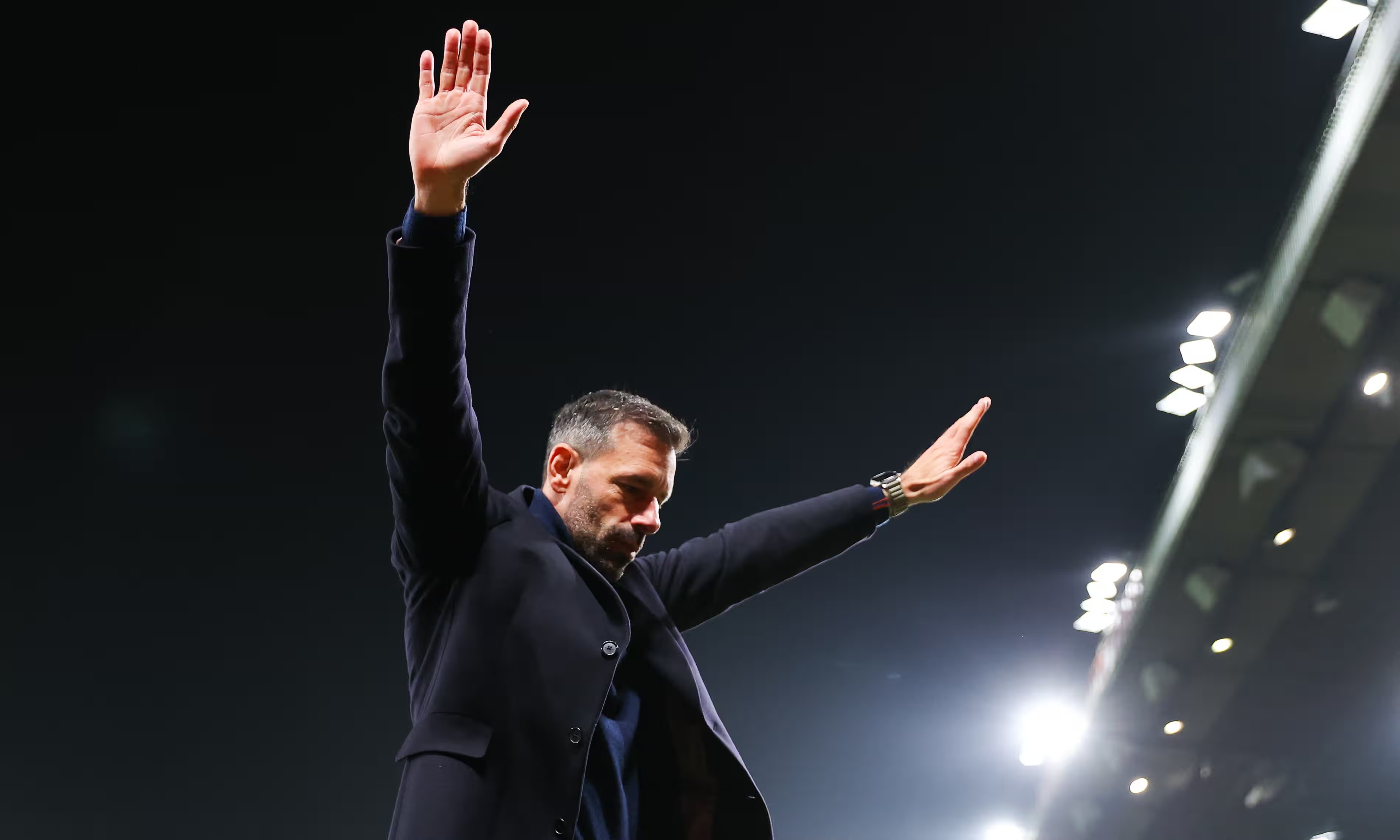 Diem A+ cho Van Nistelrooy hinh anh