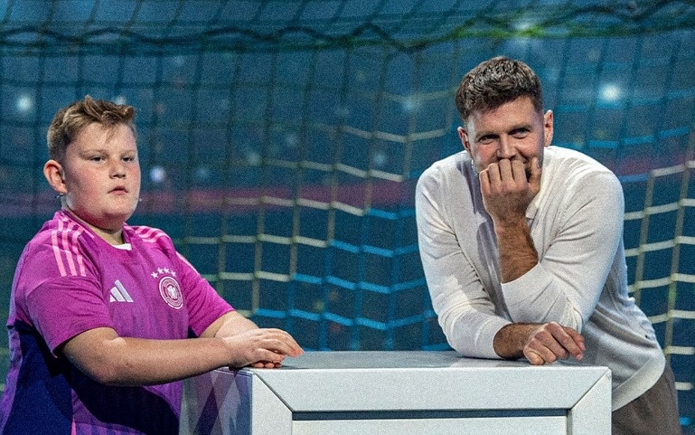 West Ham bat man voi tuyen thu Duc hinh anh