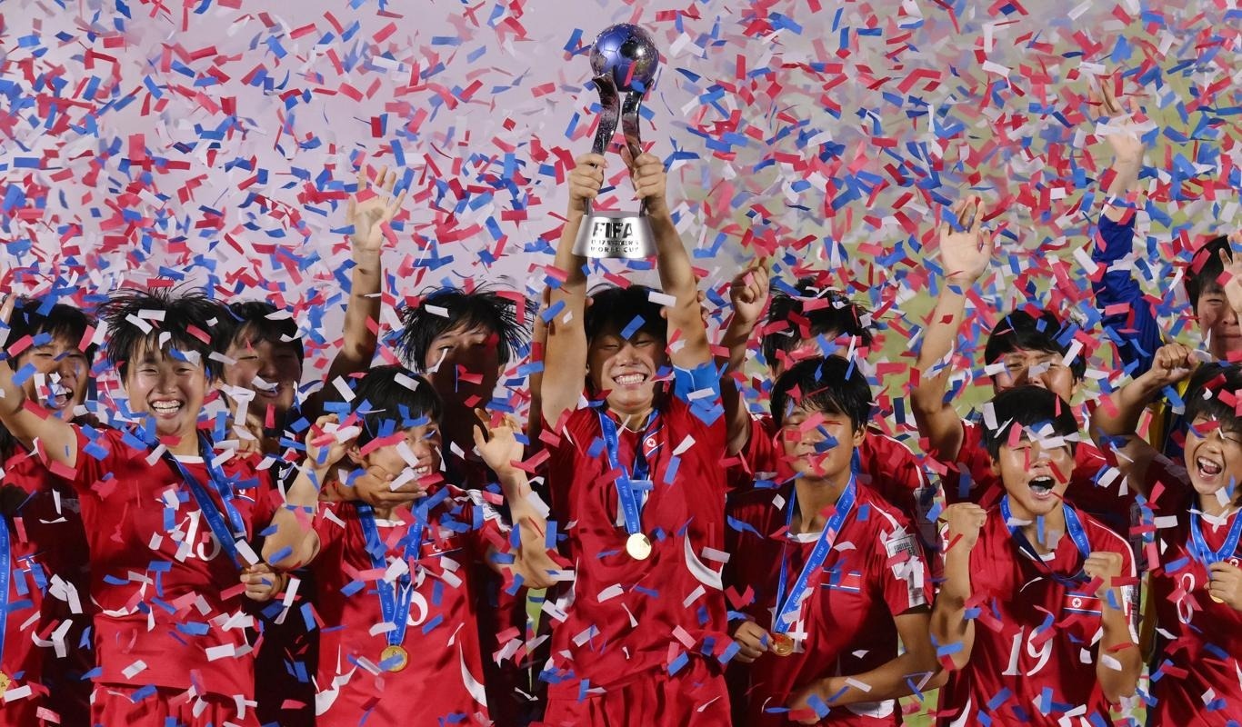 Dieu gi giup bong da Trieu Tien tao ky tich? hinh anh