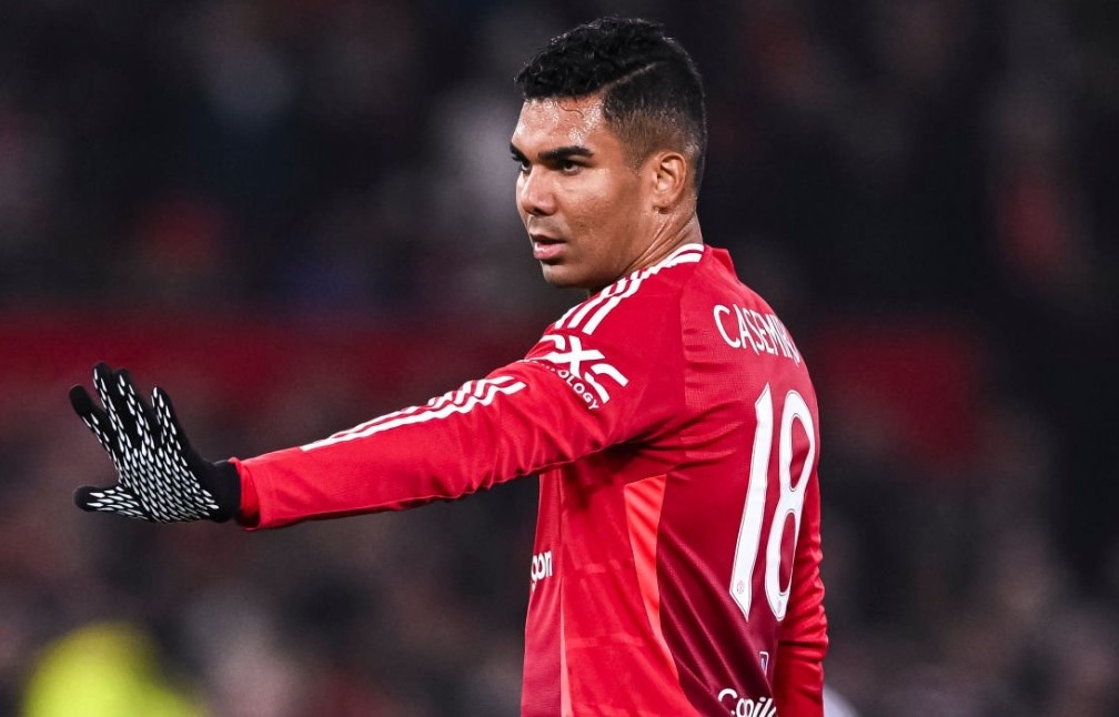 Casemiro noi gian voi Garnacho hinh anh