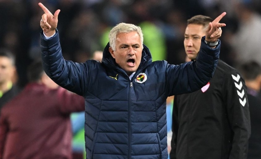 Mourinho 'phat cuong' sau ban thang o phut 90+12 hinh anh