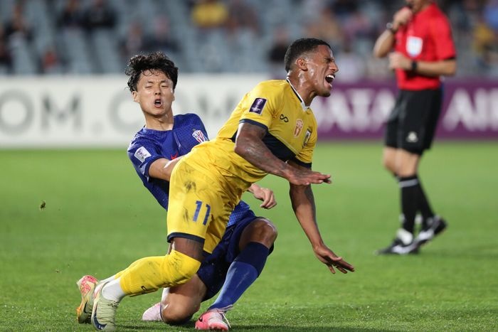 CLB Trung Quoc om han boi ban thua phut 90+5 hinh anh