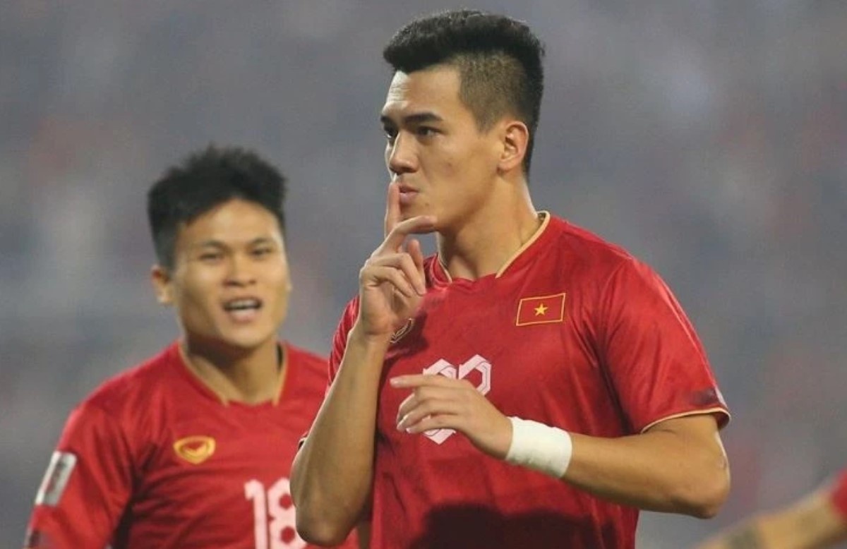 Tiet lo quan so HLV Kim Sang-sik chuan bi cho AFF Cup 2024 hinh anh