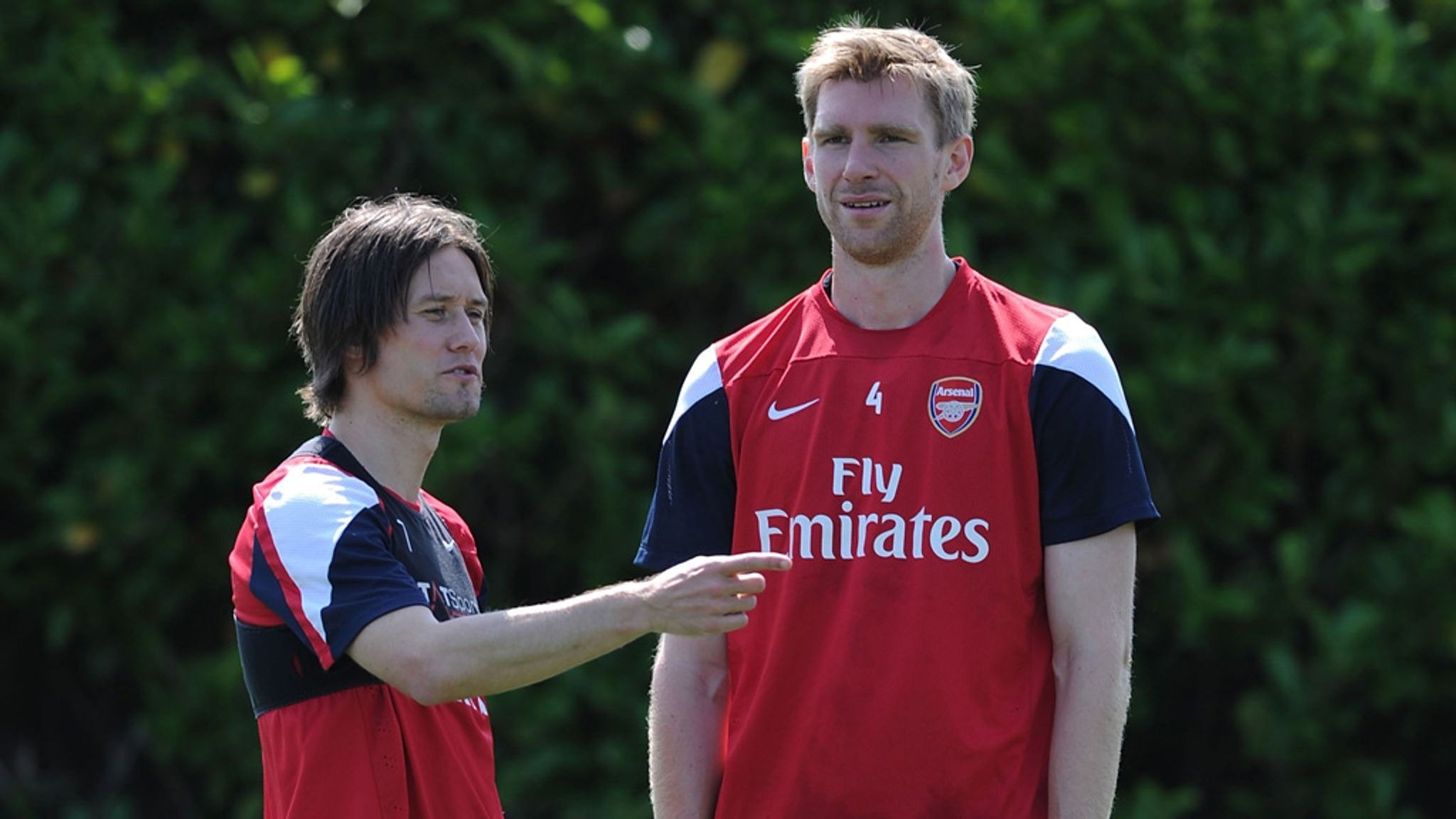 Hai ung vien thay Edu tai Arsenal hinh anh