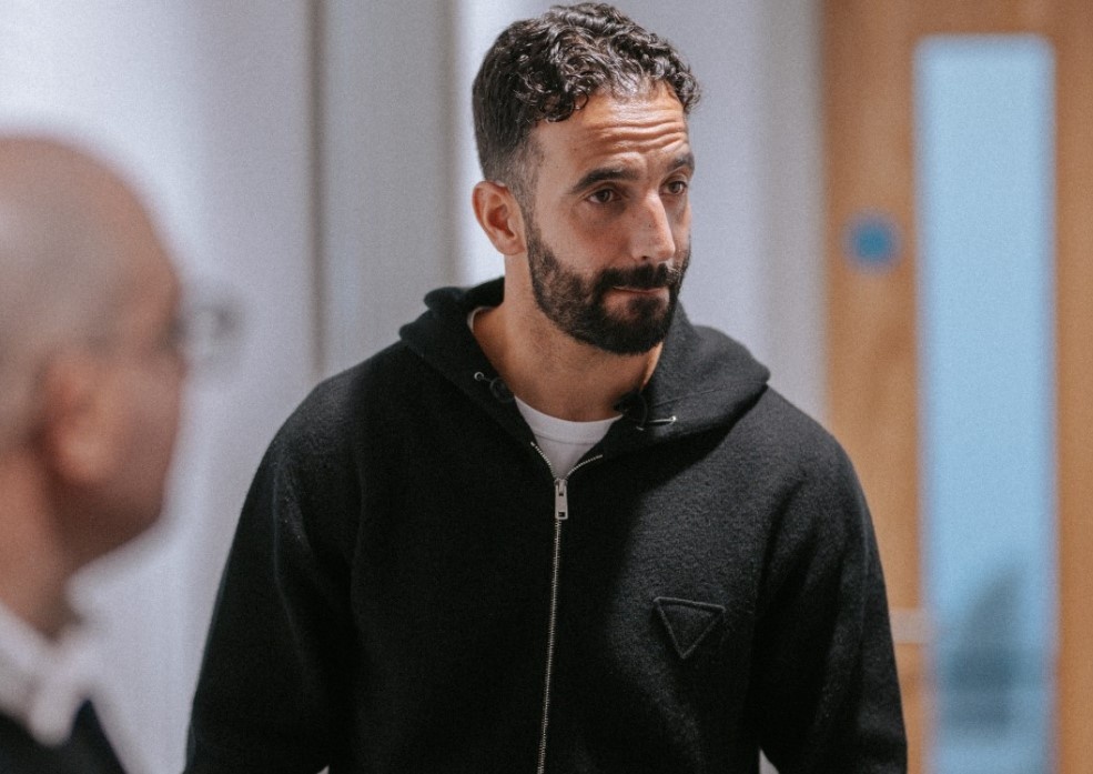 Vi sao Amorim khong muon gap Nistelrooy? hinh anh