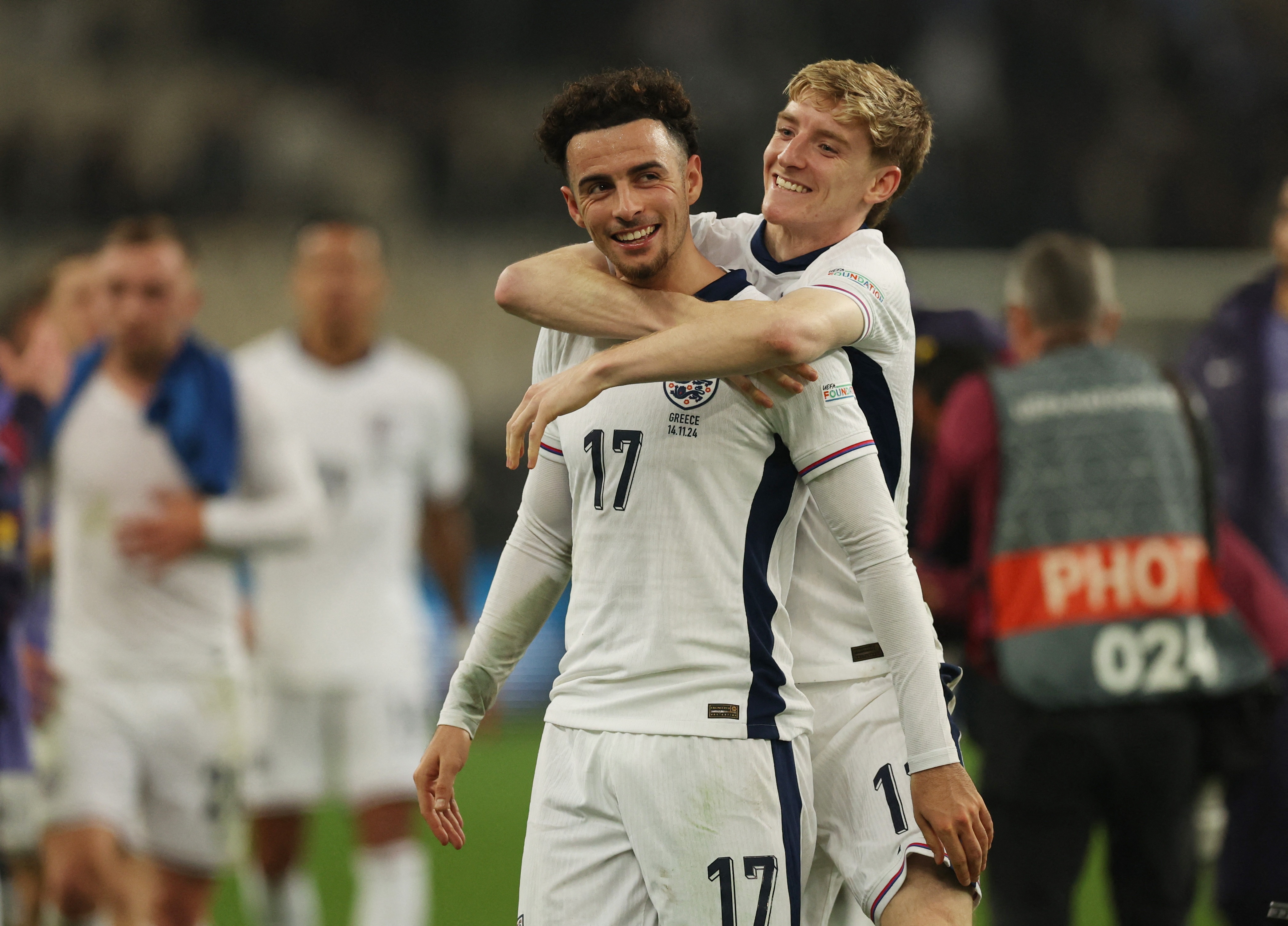 Tuchel nhan 'mon qua' tu Carsley hinh anh