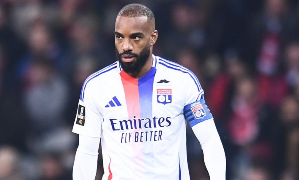 Lyon nguy co bi giang xuong Ligue 2 hinh anh