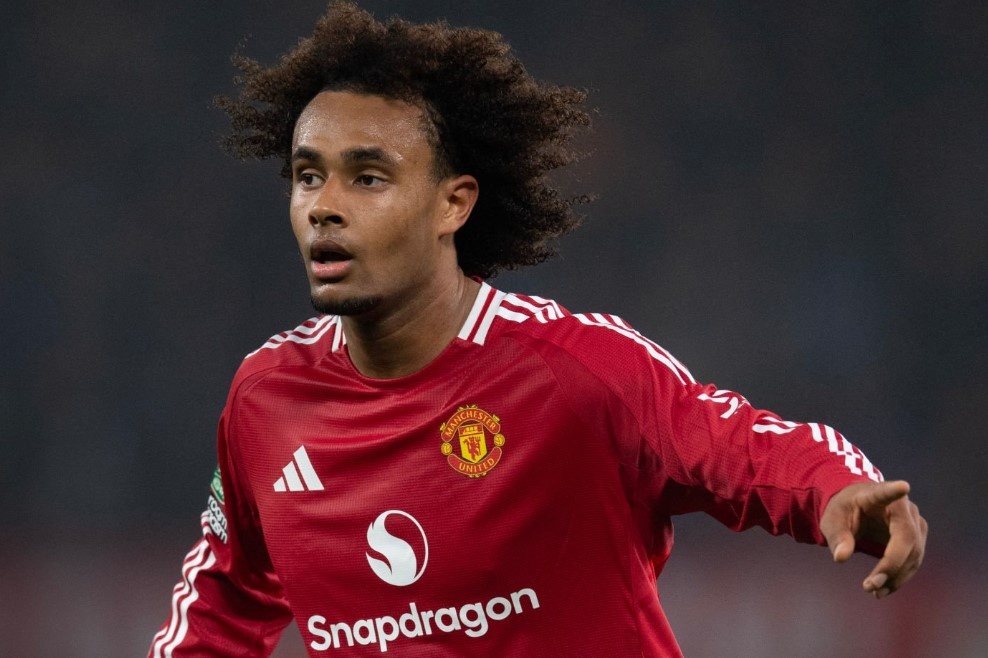 MU muon doi Zirkzee lay Osimhen hinh anh