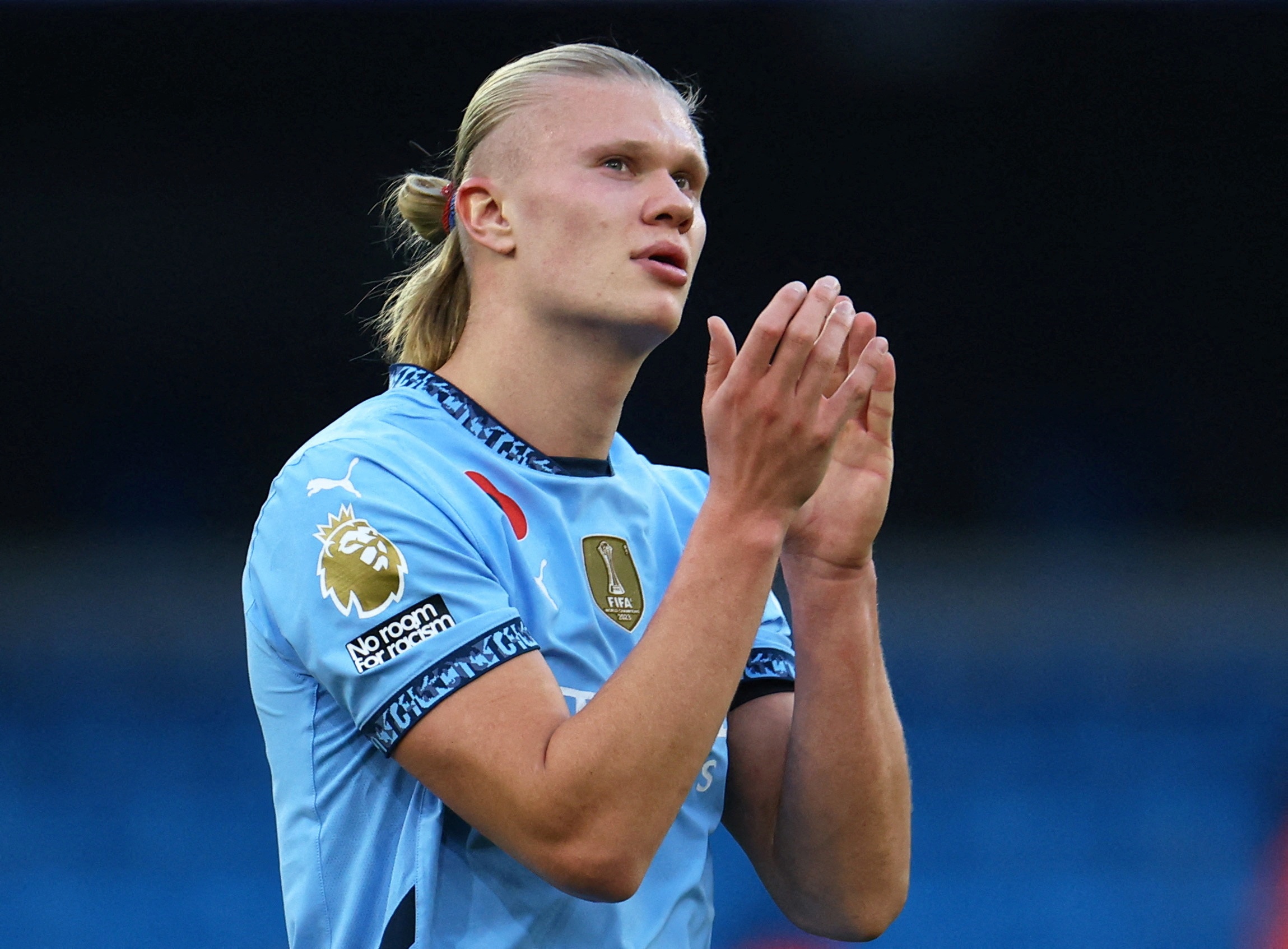 Man City bao chi 100 trieu bang giu chan Haaland hinh anh