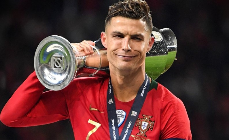 Ronaldo gap Mbappe o tran chung ket trong mo? hinh anh