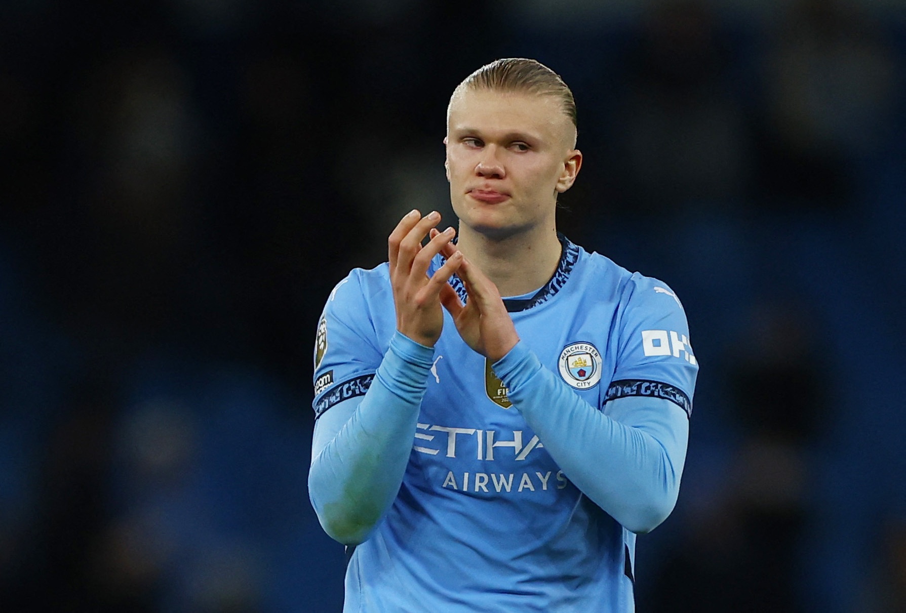 Man City 'rai tien' giai quyet khung hoang hinh anh