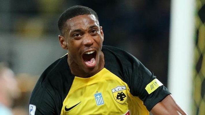 Martial toa sang nhung khong cuu noi AEK Athens hinh anh