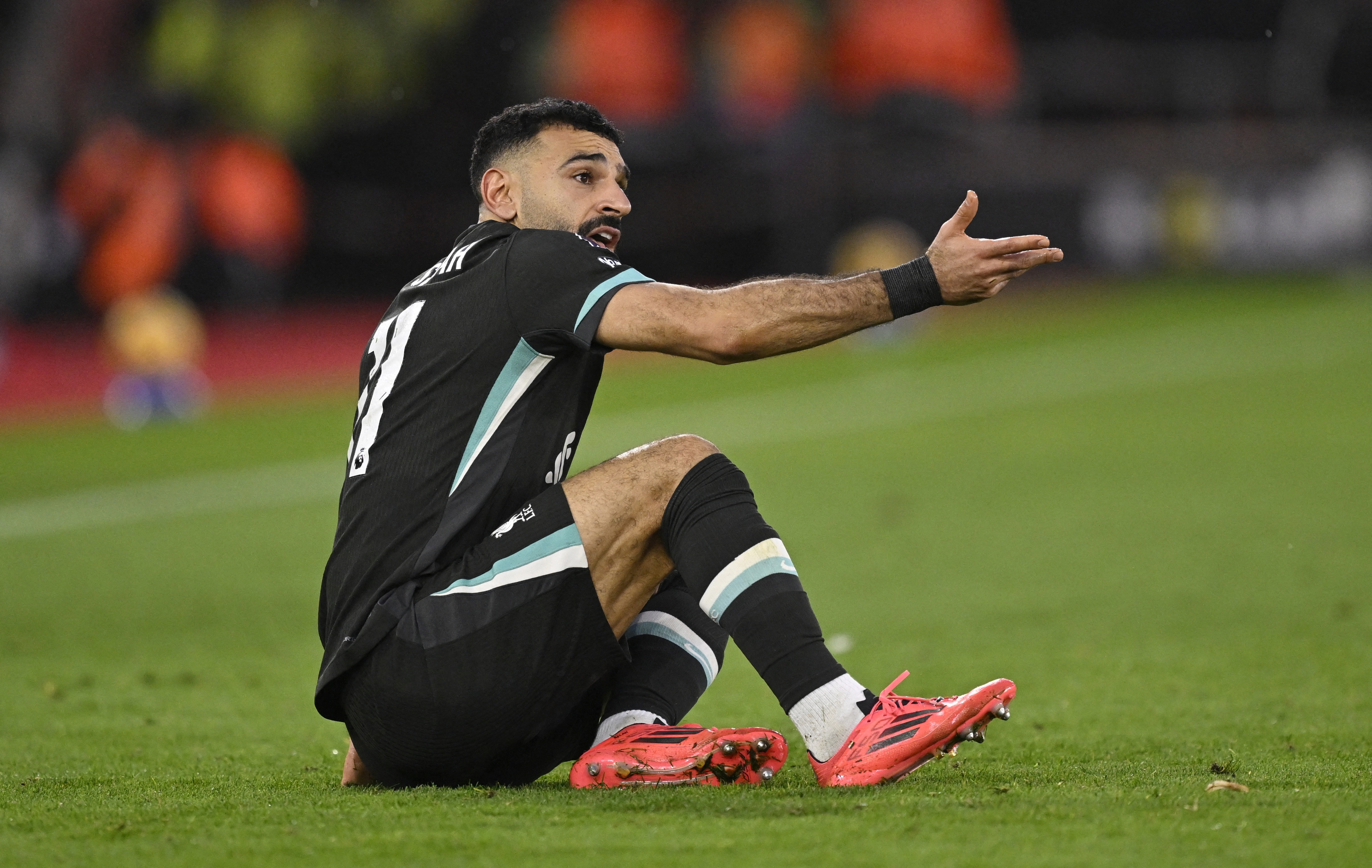 Huyen thoai Liverpool chi trich Salah hinh anh