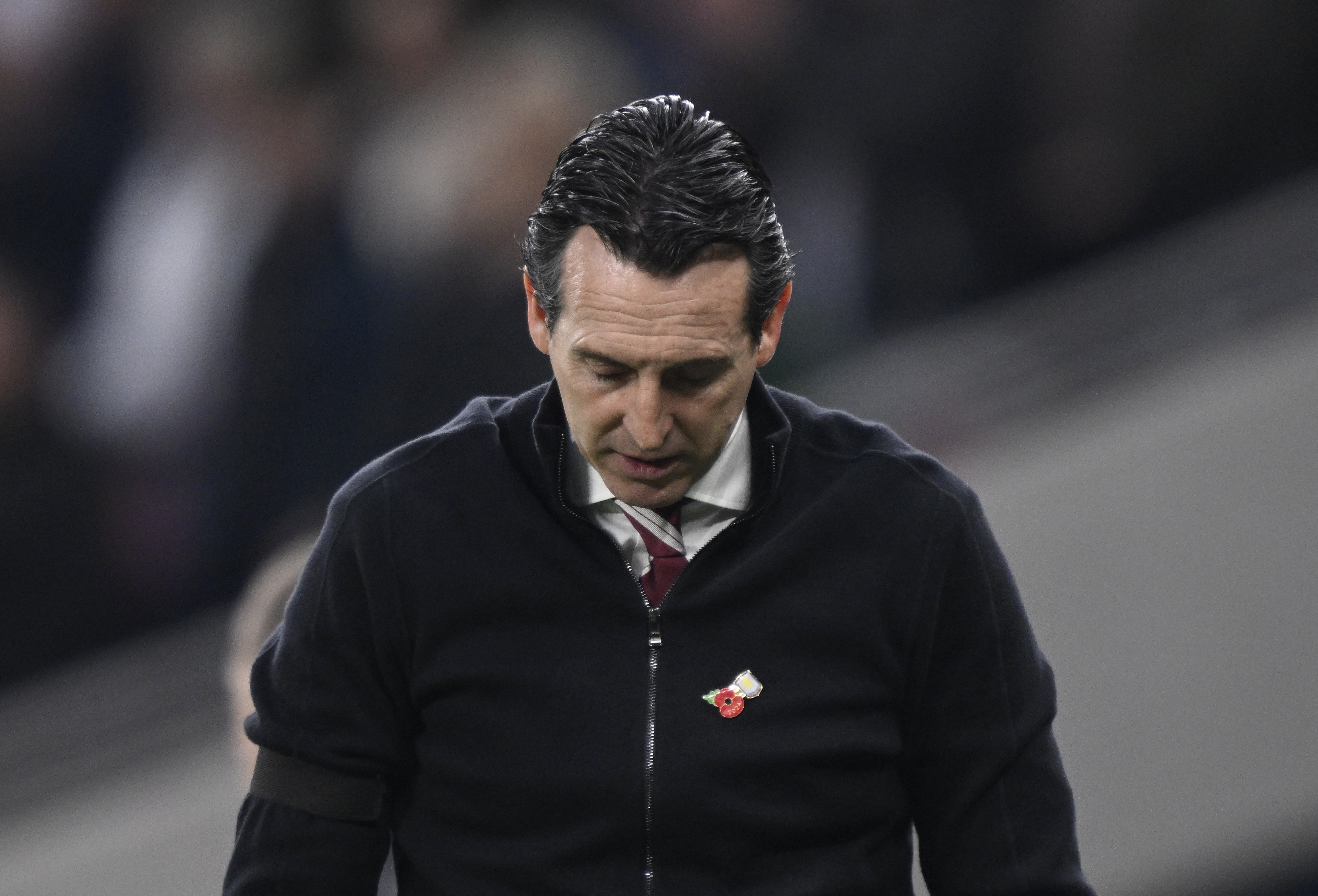 Emery mao hiem, Aston Villa tra gia hinh anh