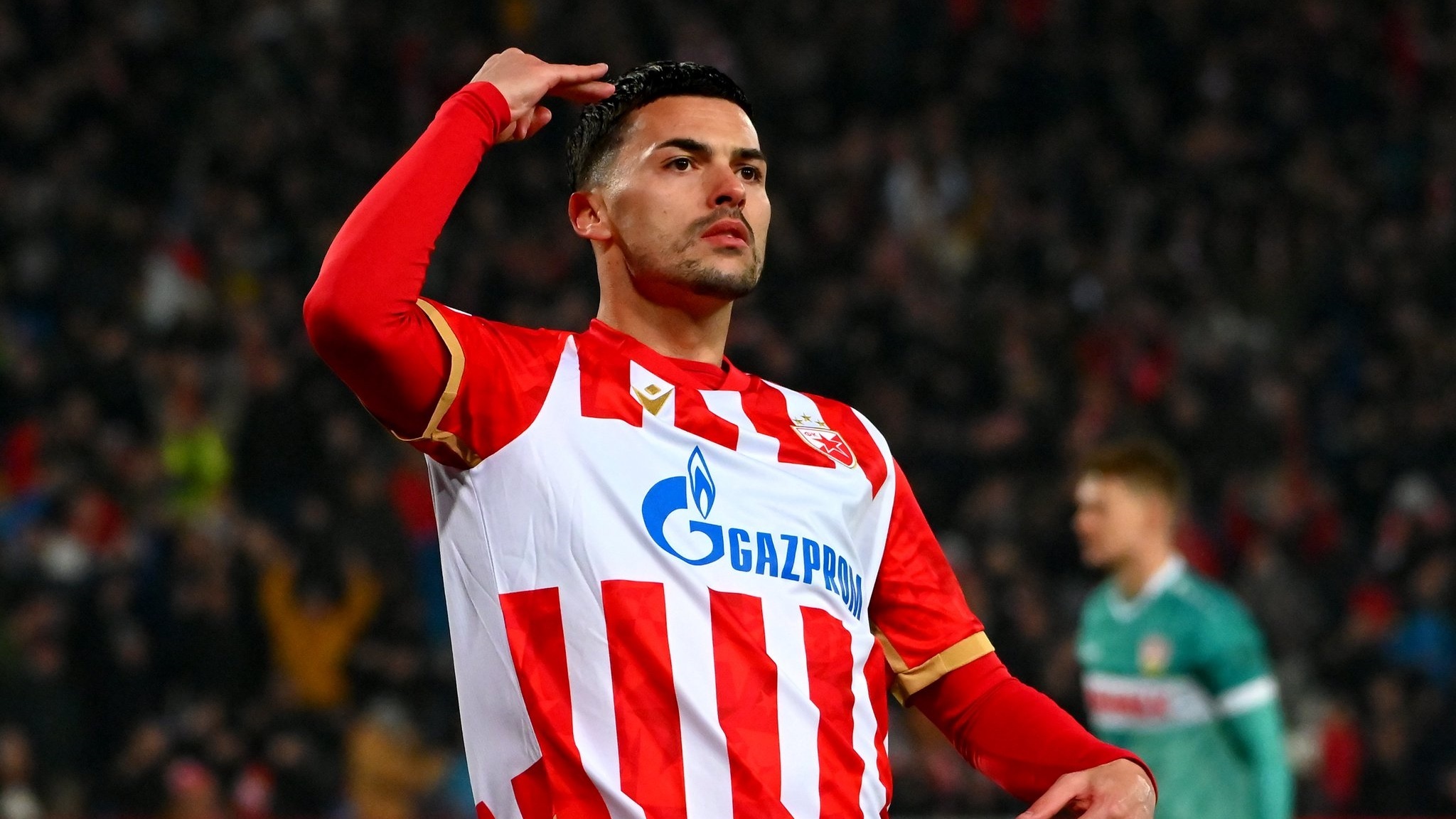 Doi bong ty hon tao cu soc lon o Champions League hinh anh