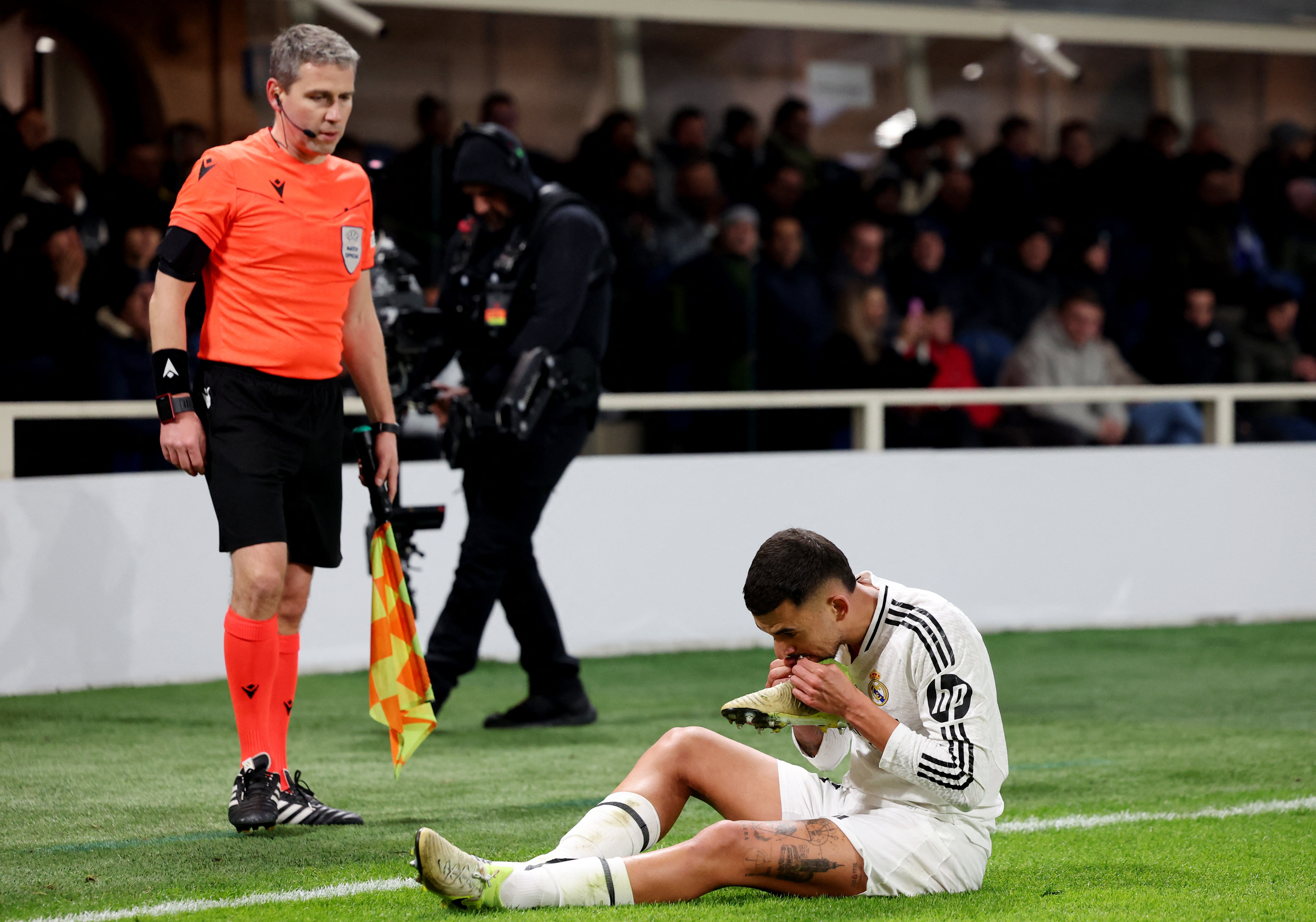 Ceballos tu nguoi thua thanh cuu tinh cua Real Madrid hinh anh