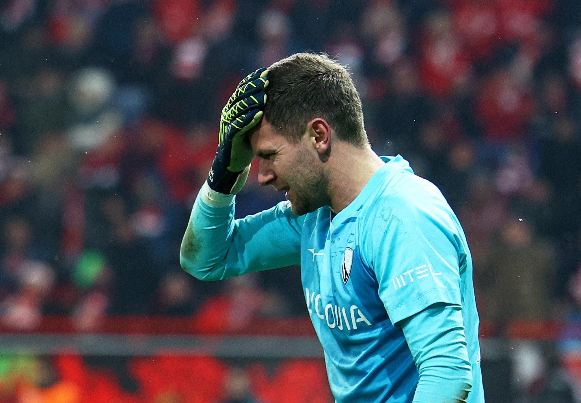 Canh tuong gay phan no o Bundesliga hinh anh