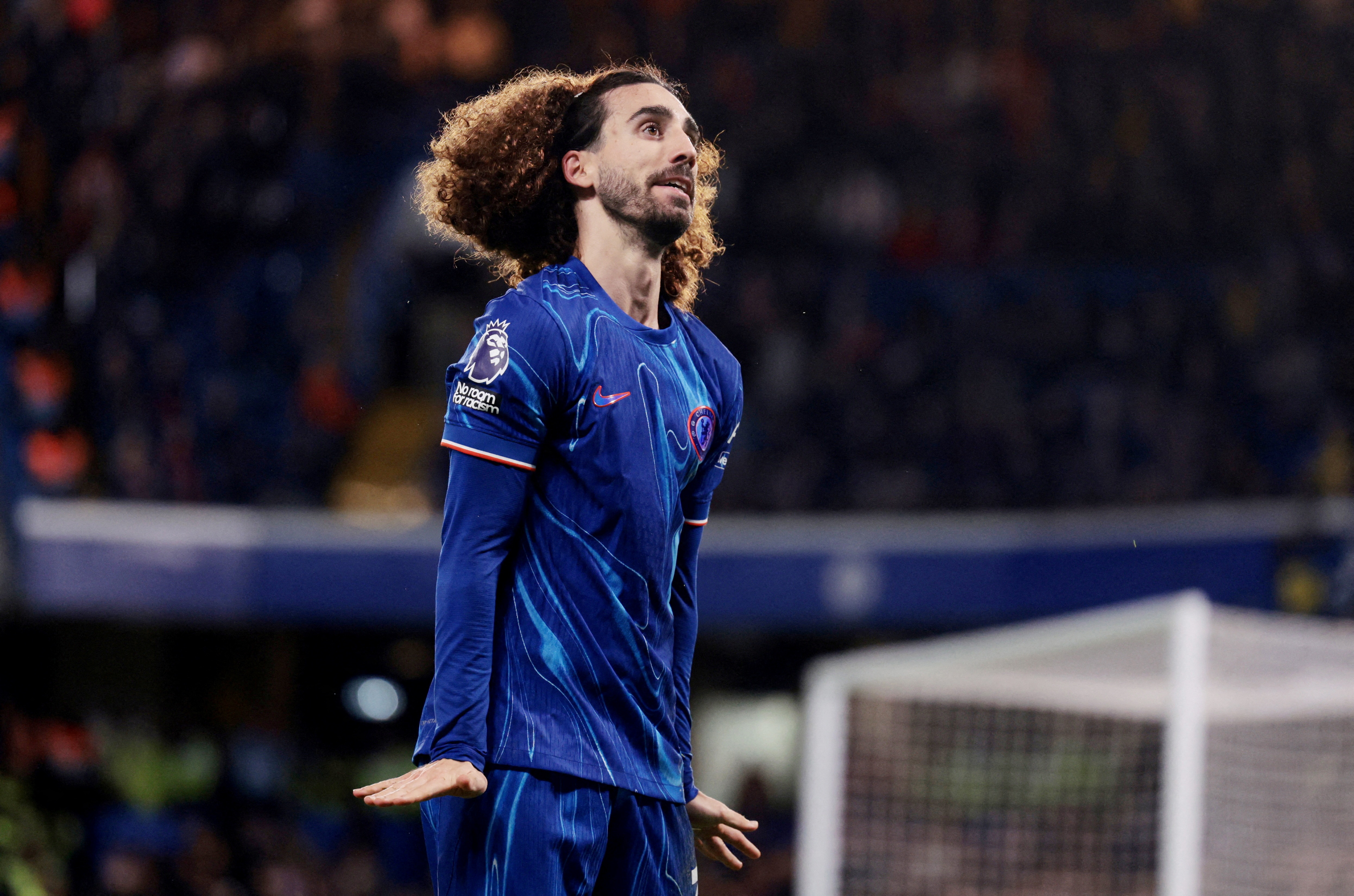 Chelsea tien sat ngoi dau cua Liverpool hinh anh