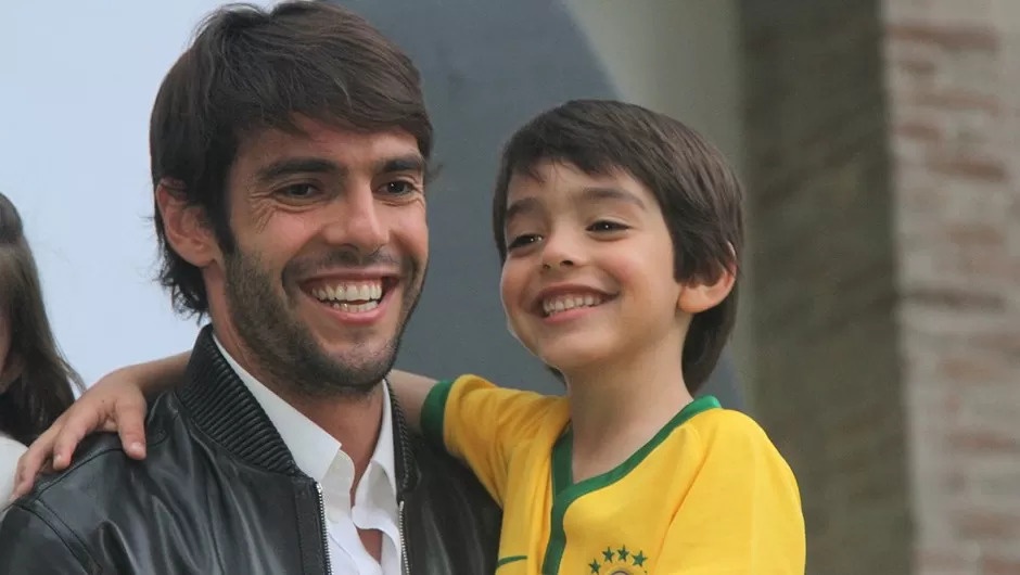 Con trai cua Kaka gay chu y tren mang xa hoi hinh anh