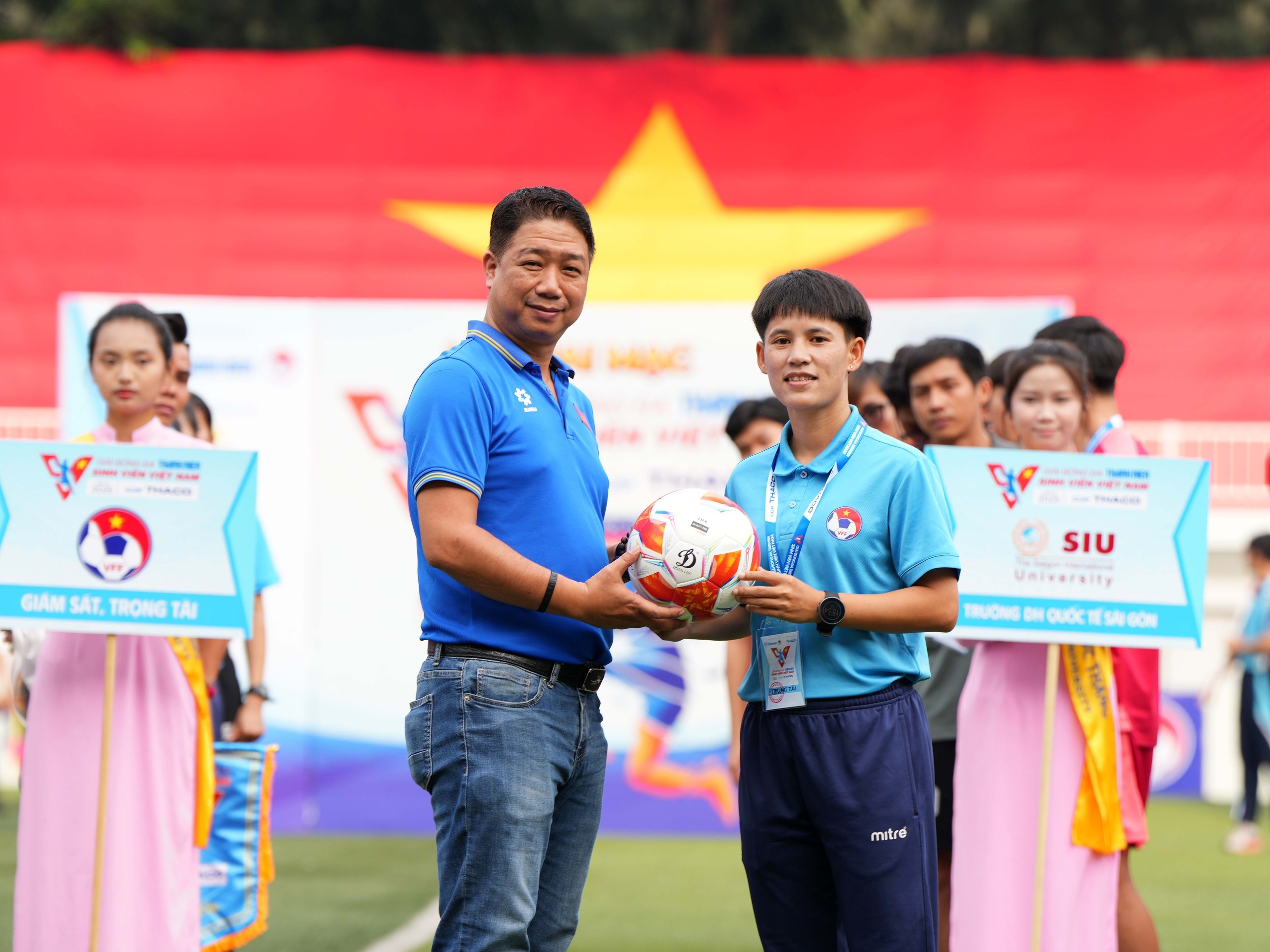 Giai sinh vien Viet Nam 2025 khoi tranh soi dong hinh anh