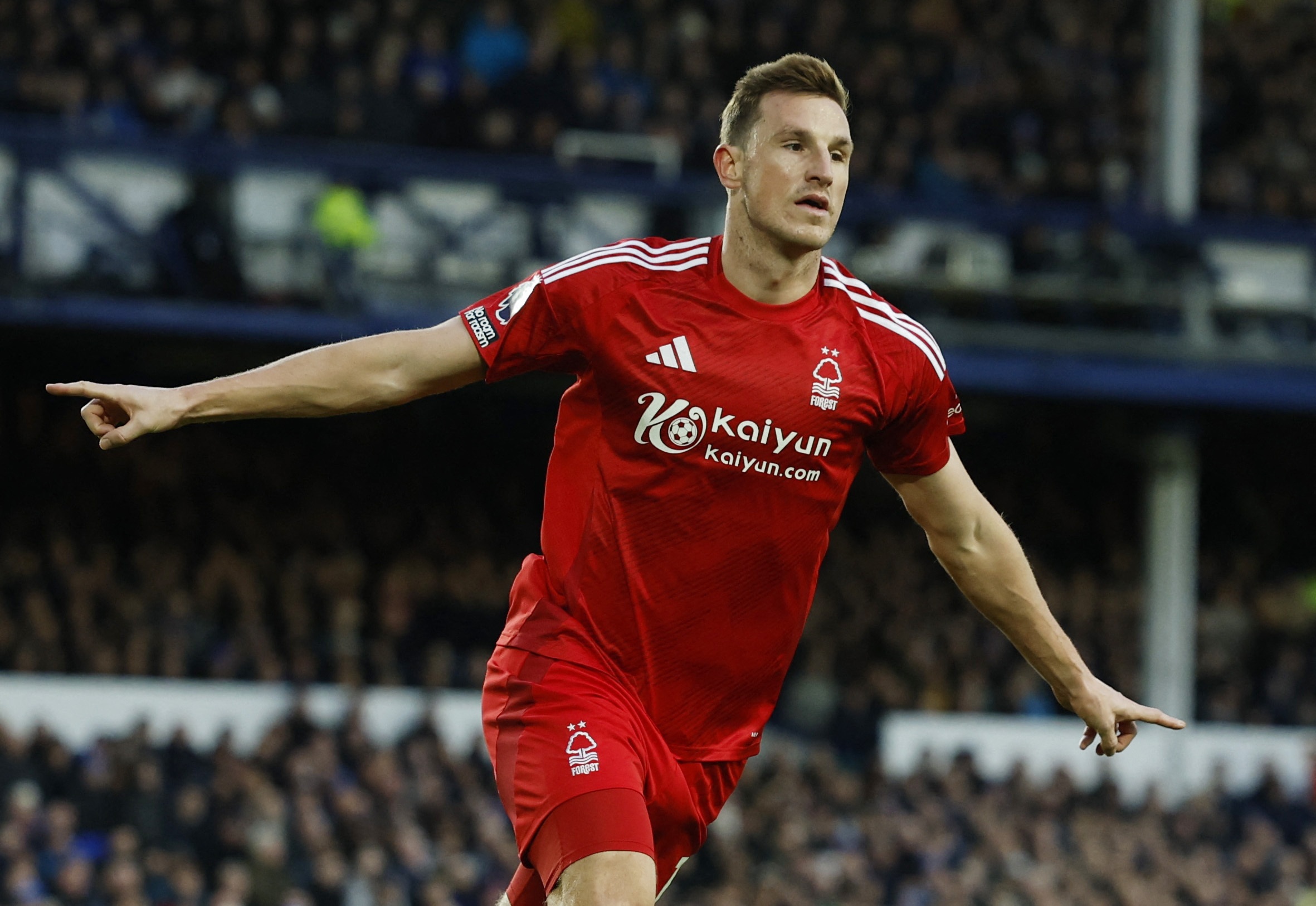 Nottingham Forest gay soc voi vi tri thu 2 hinh anh