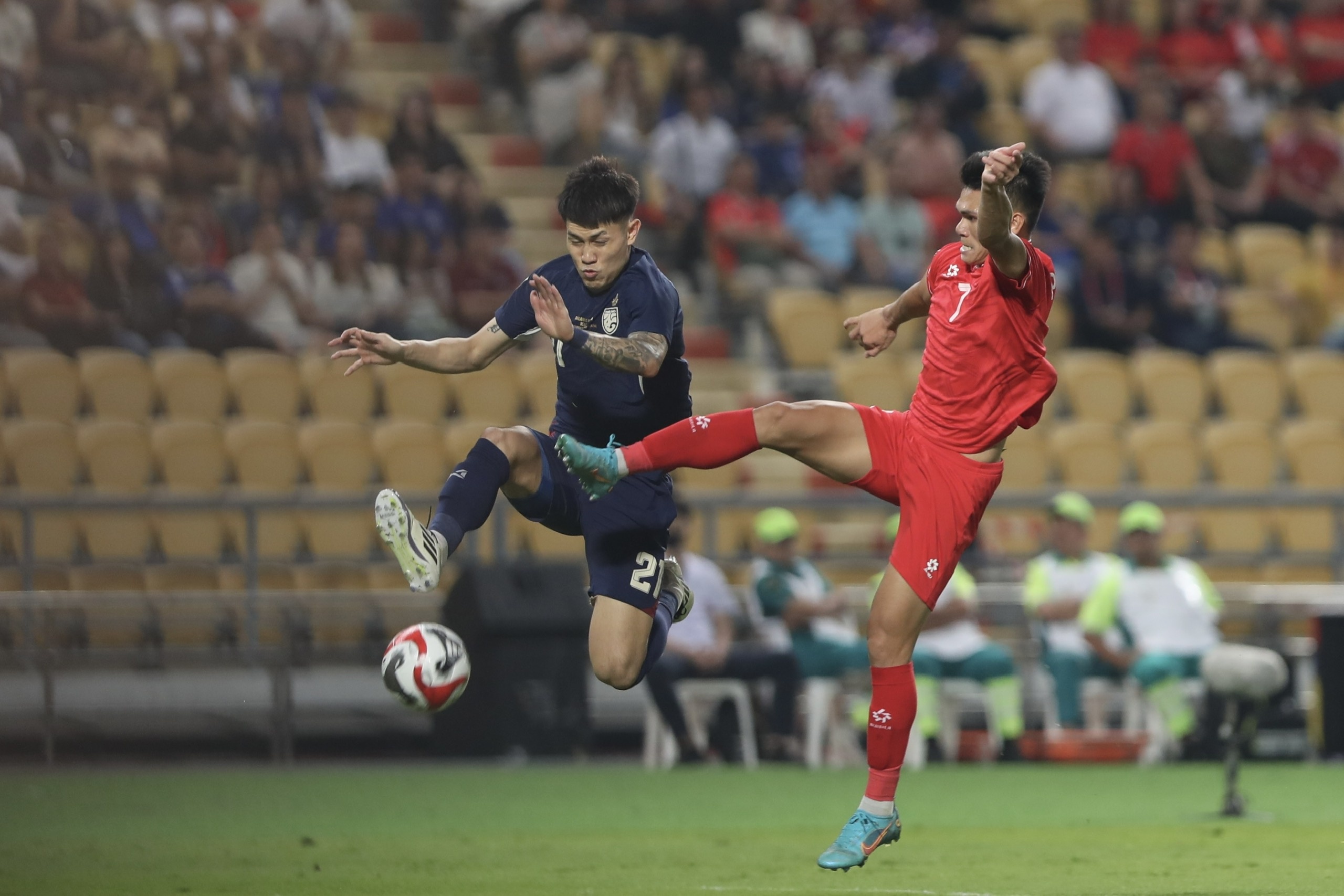 Pha bong gay thot tim voi tuyen Viet Nam hinh anh